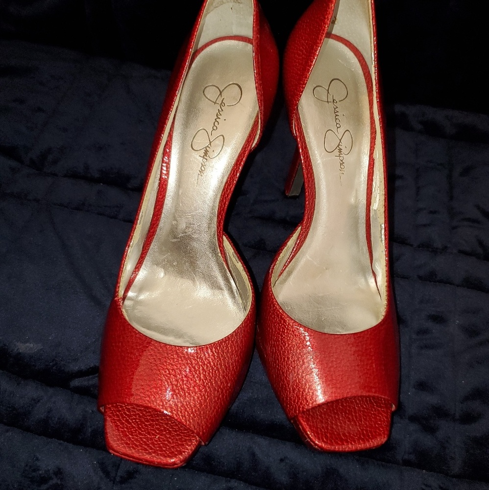 Jessica Simpson heel's 8 1/2